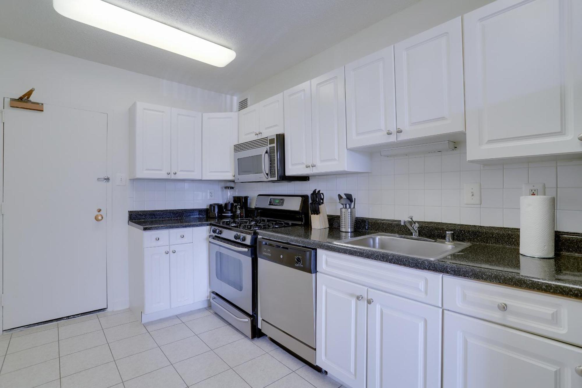 Spacious 2 Bedrooms Apt @Crystal City With Gym Arlington Bagian luar foto
