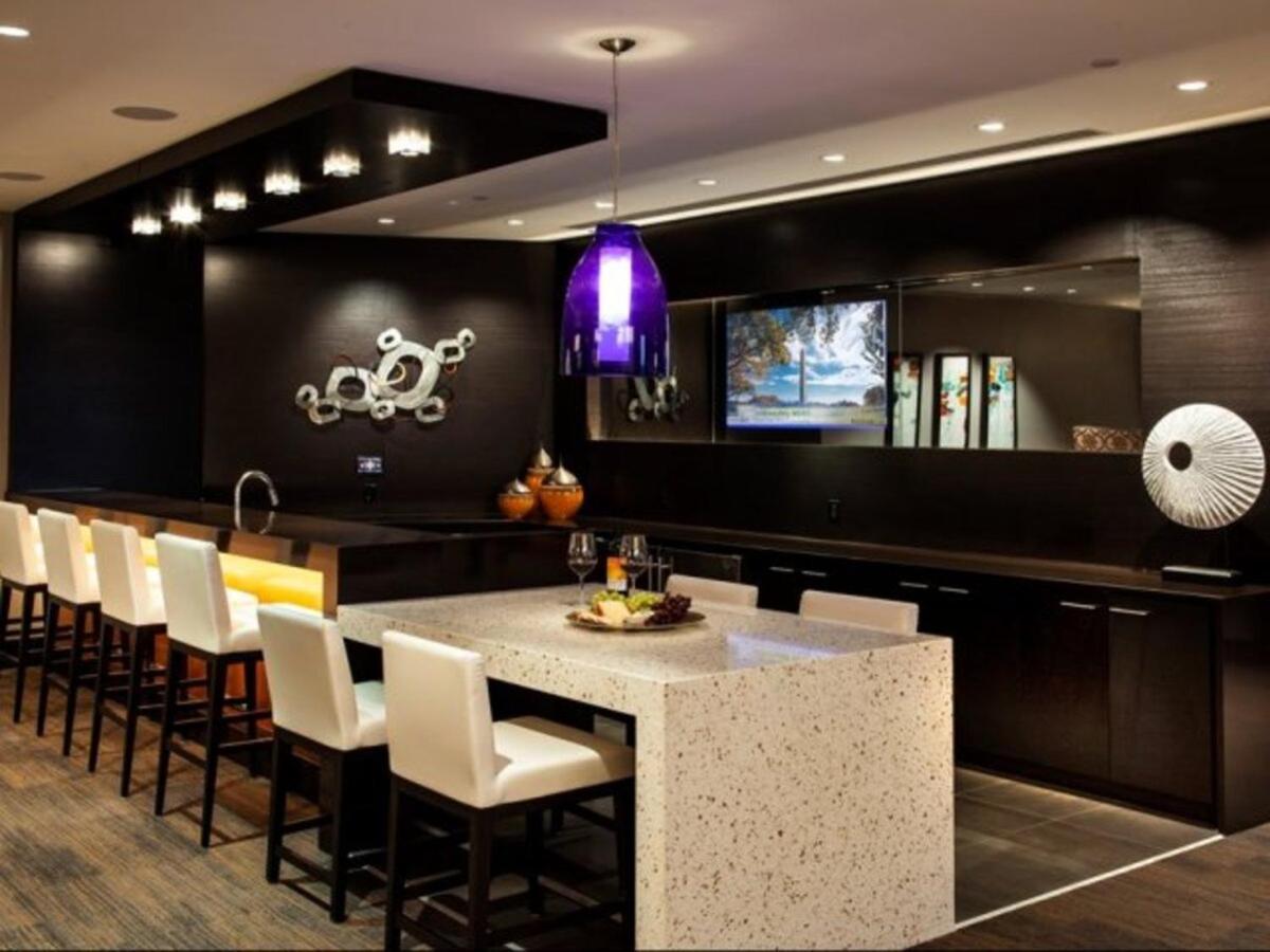 Spacious 2 Bedrooms Apt @Crystal City With Gym Arlington Bagian luar foto