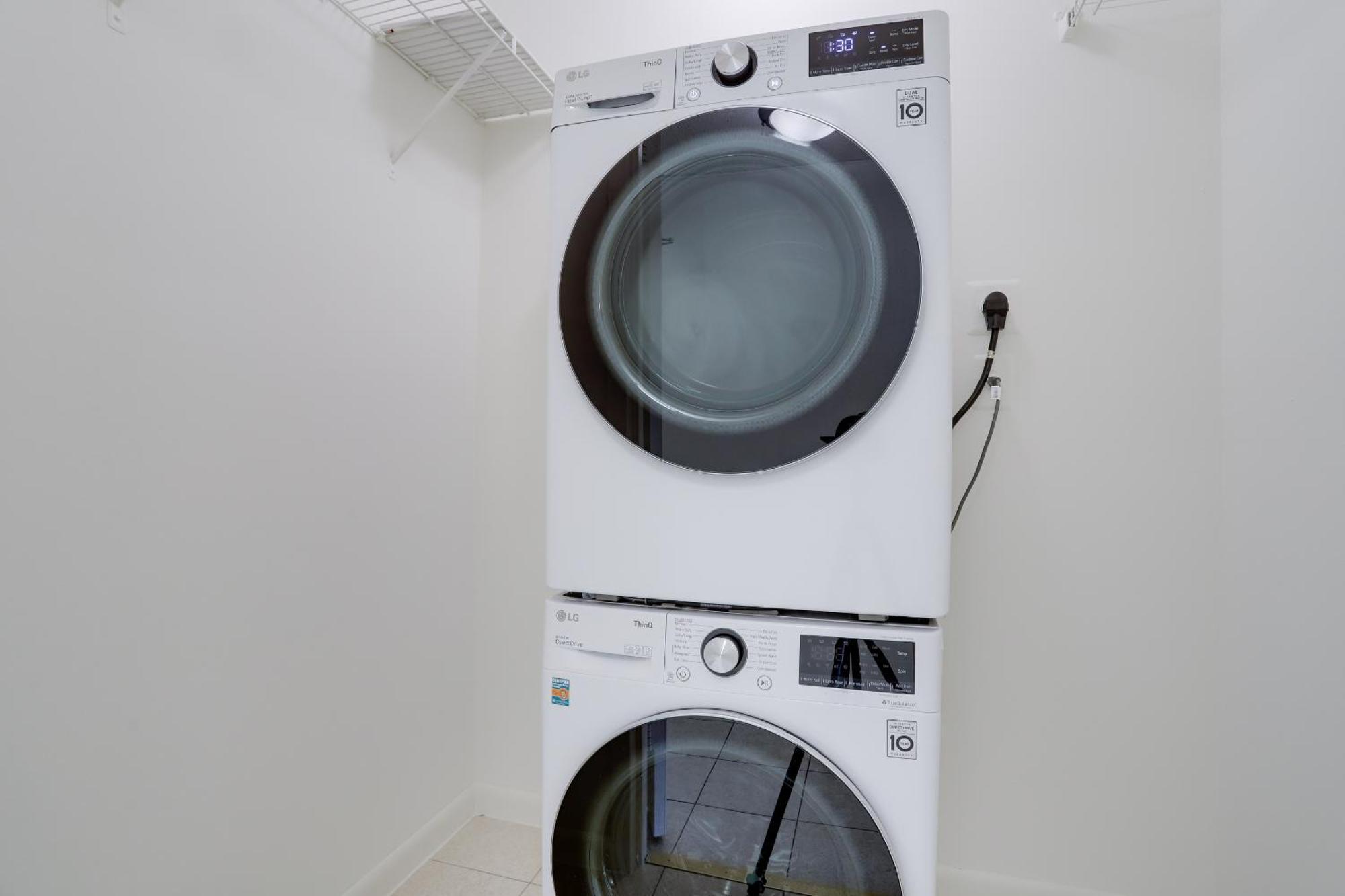 Spacious 2 Bedrooms Apt @Crystal City With Gym Arlington Bagian luar foto