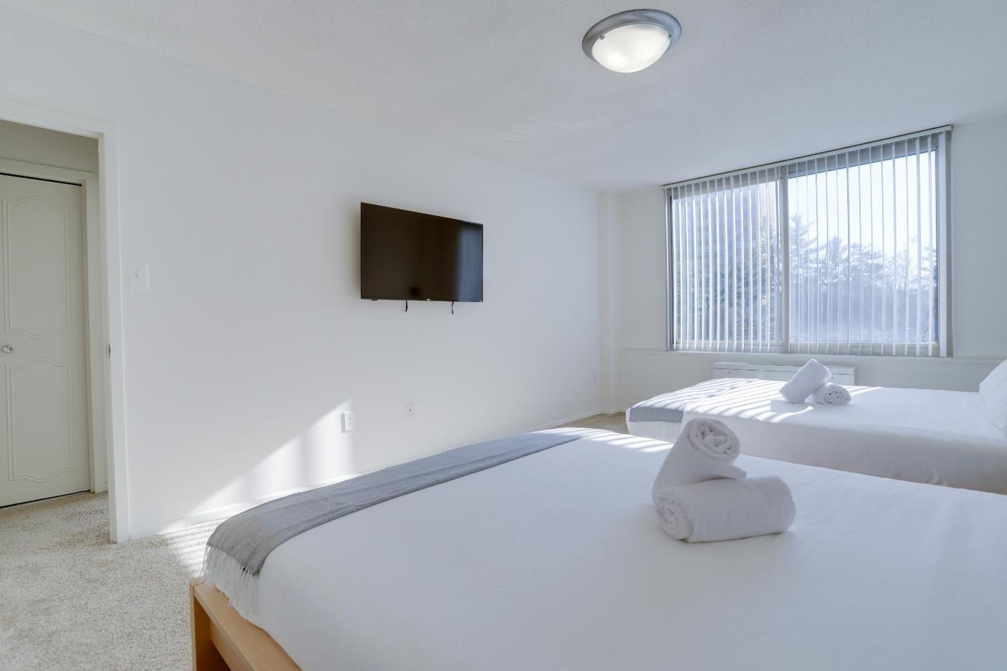 Spacious 2 Bedrooms Apt @Crystal City With Gym Arlington Bagian luar foto