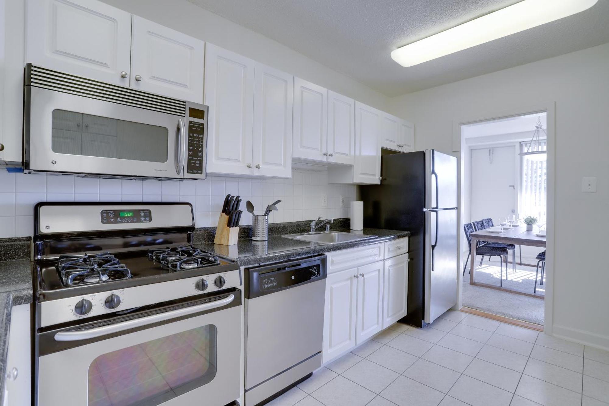 Spacious 2 Bedrooms Apt @Crystal City With Gym Arlington Bagian luar foto